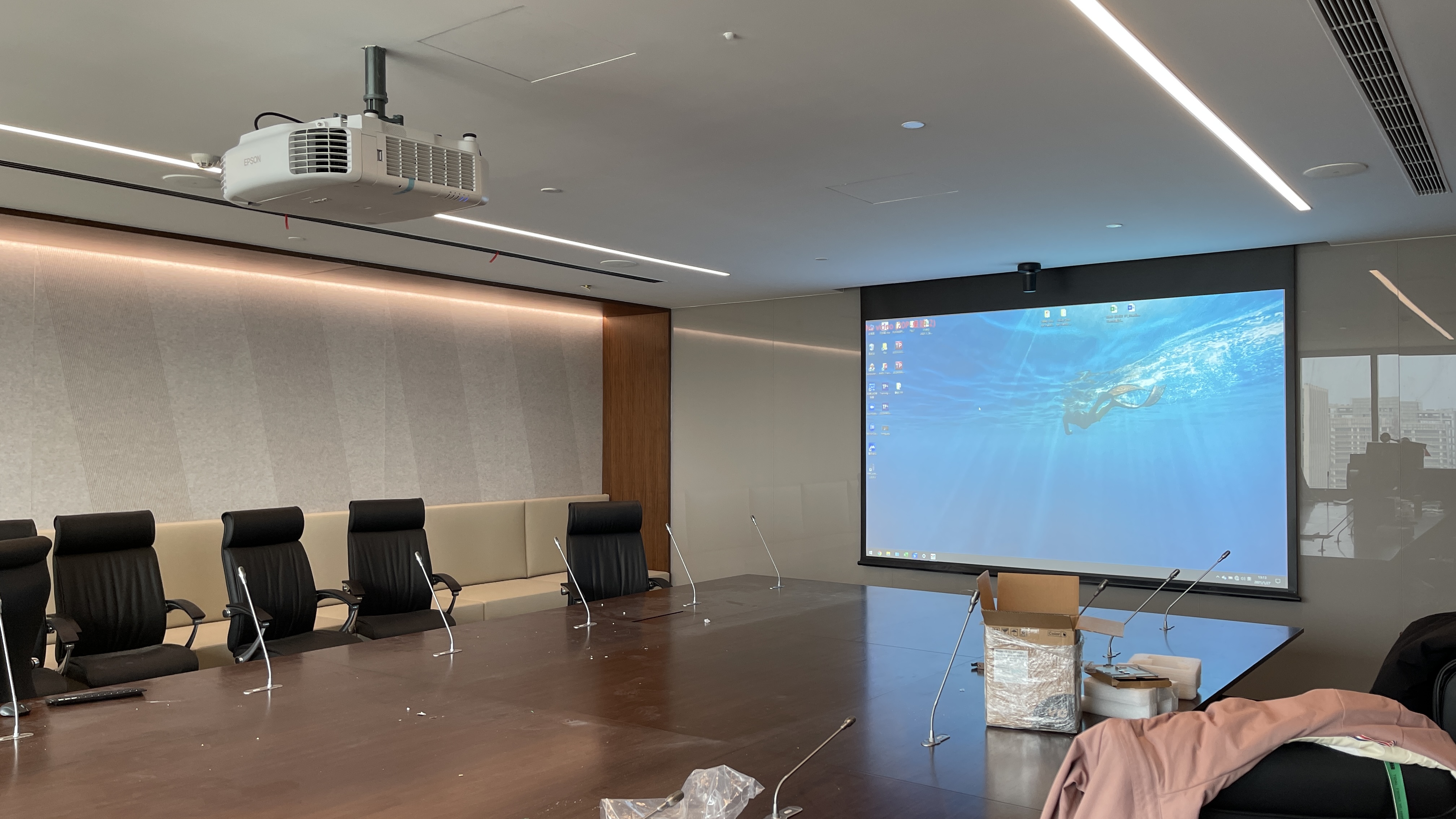 會(huì)議室1.JPG 會(huì)議室1.JPG