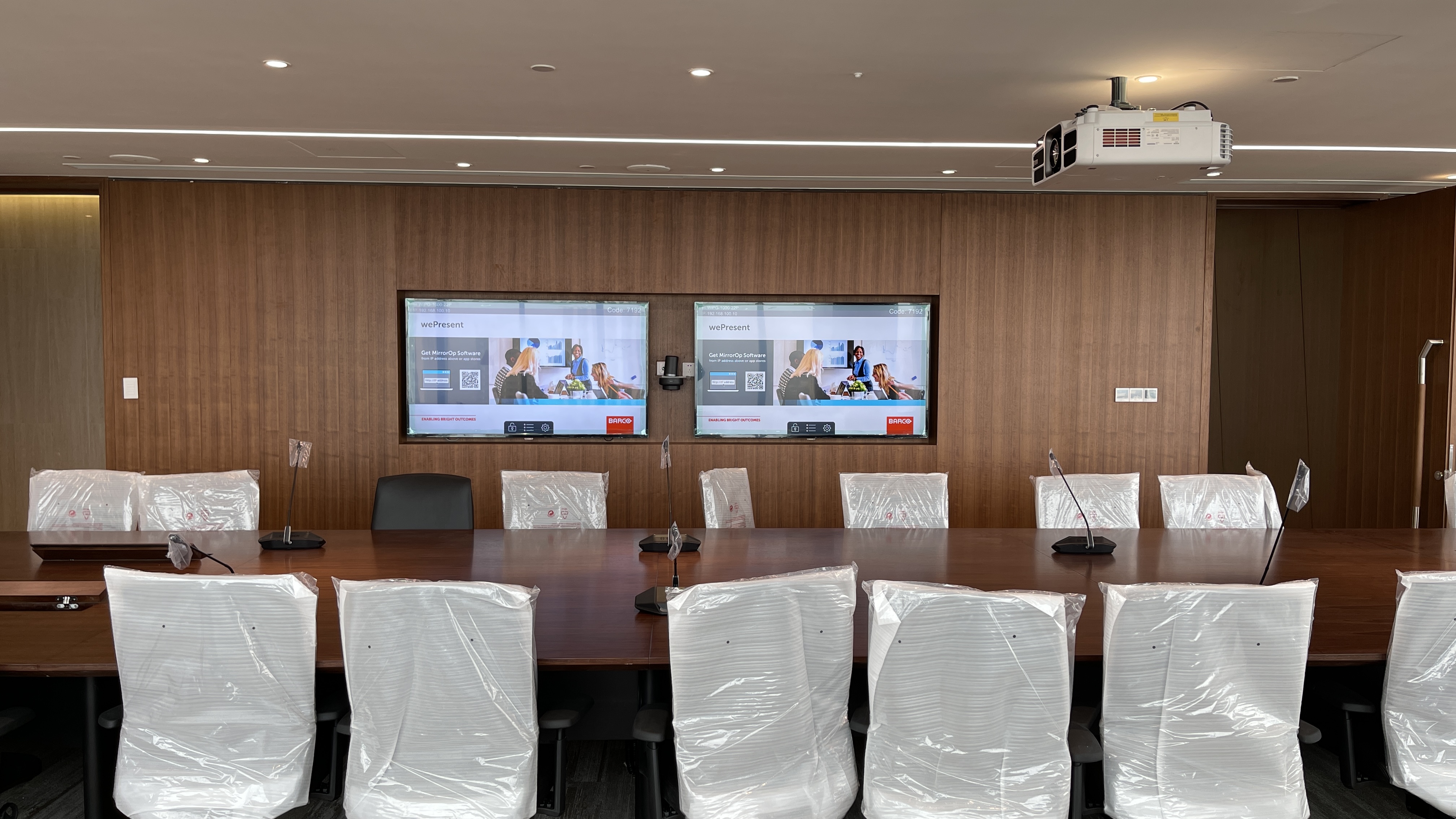 會(huì)議室3.JPG 會(huì)議室3.JPG