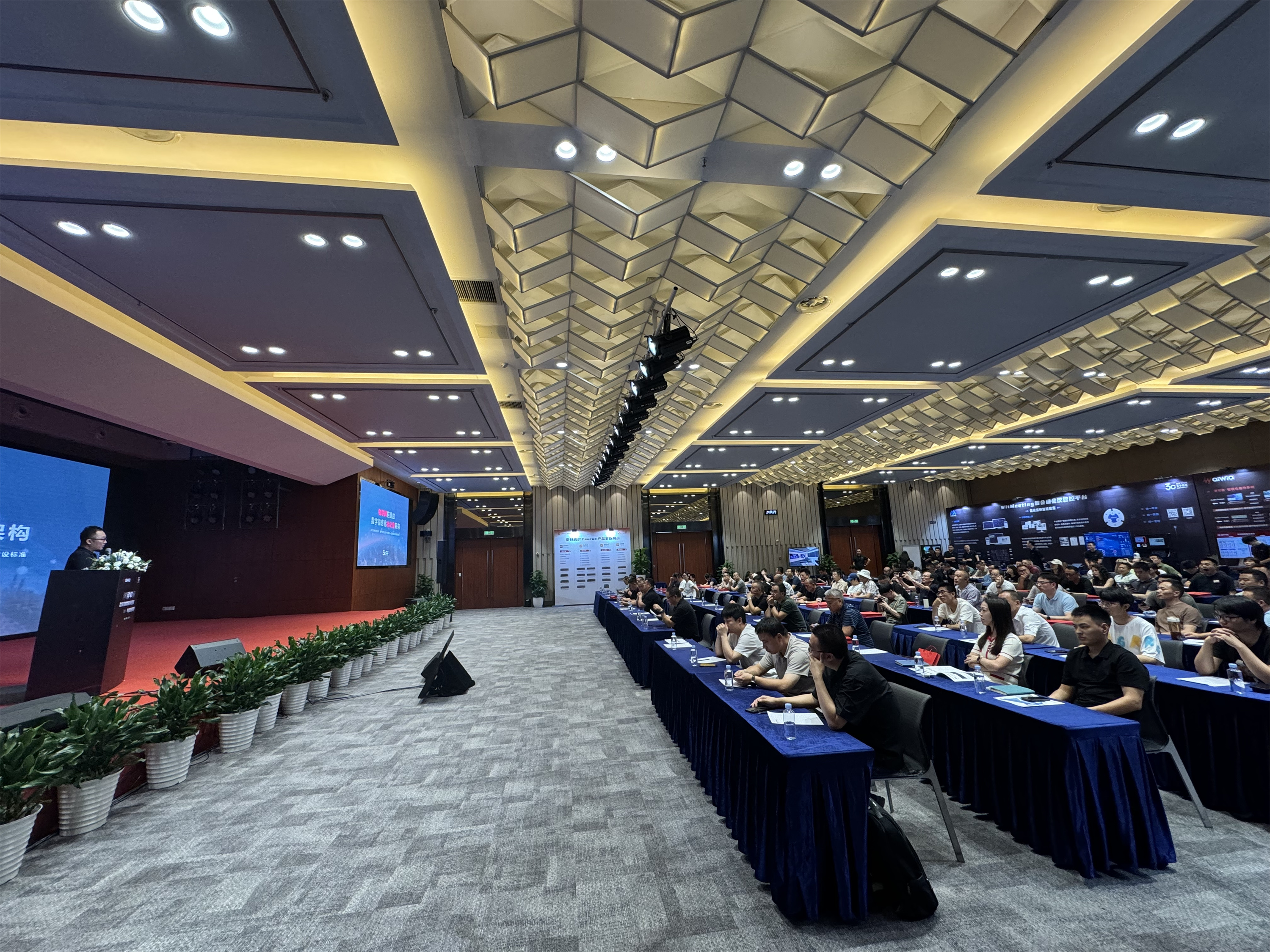 01aea07d-08b0-493d-b606-aa1a7b787ec5.jpg 01aea07d-08b0-493d-b606-aa1a7b787ec5.jpg